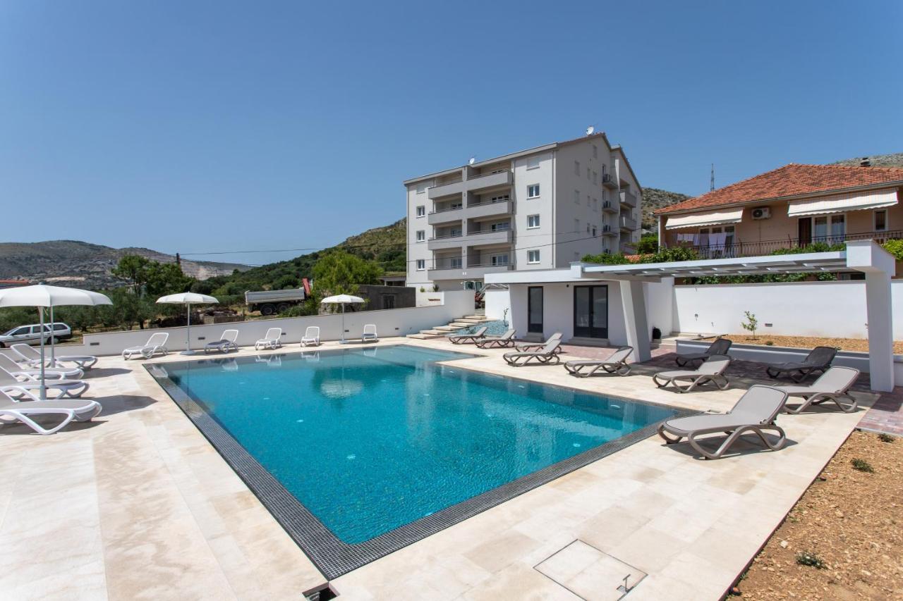 Apartments Top Hill Trogir Bagian luar foto